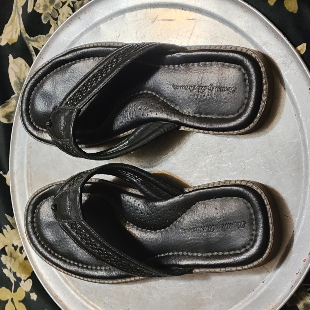 Tommy Bahama men's black genuine leather sandals size 11D - Picture 5 of 17
